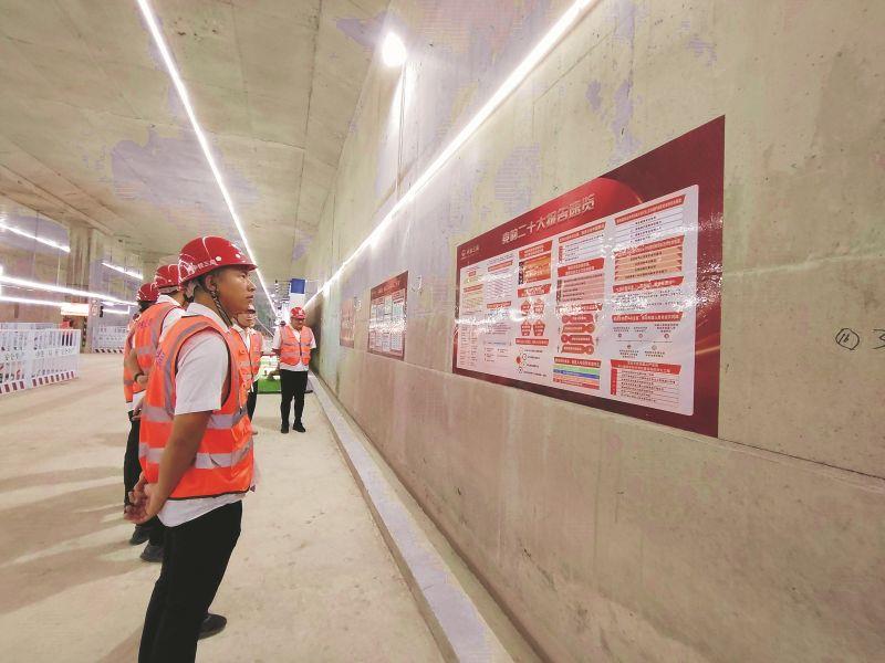 必赢网络游戏平台三局广东公司东莞地铁项目-陈乐云摄_副本