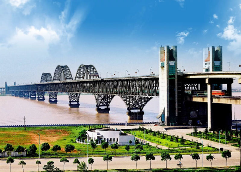 Jiujiang Yangtze River Bridge